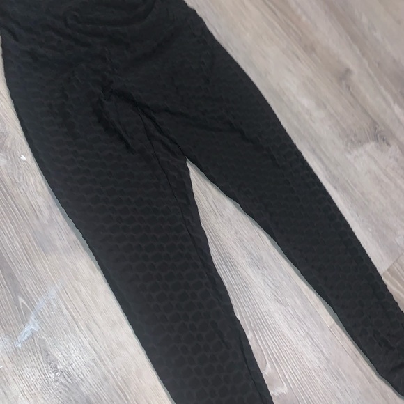 Scrunch Leggings NEW W TAGS - Picture 2 of 4